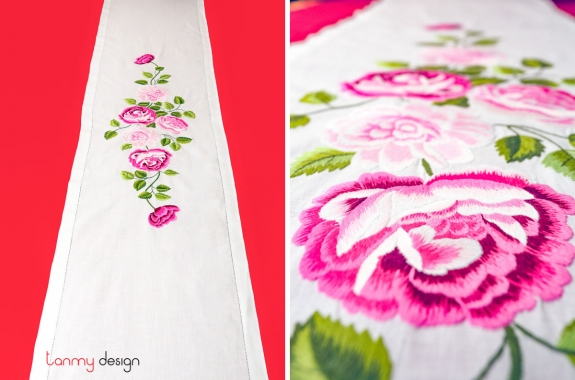 Table runner - Sapa ancient rose embroidery